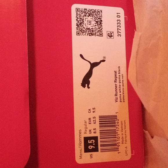 Running shoes - Picture 2 of 2